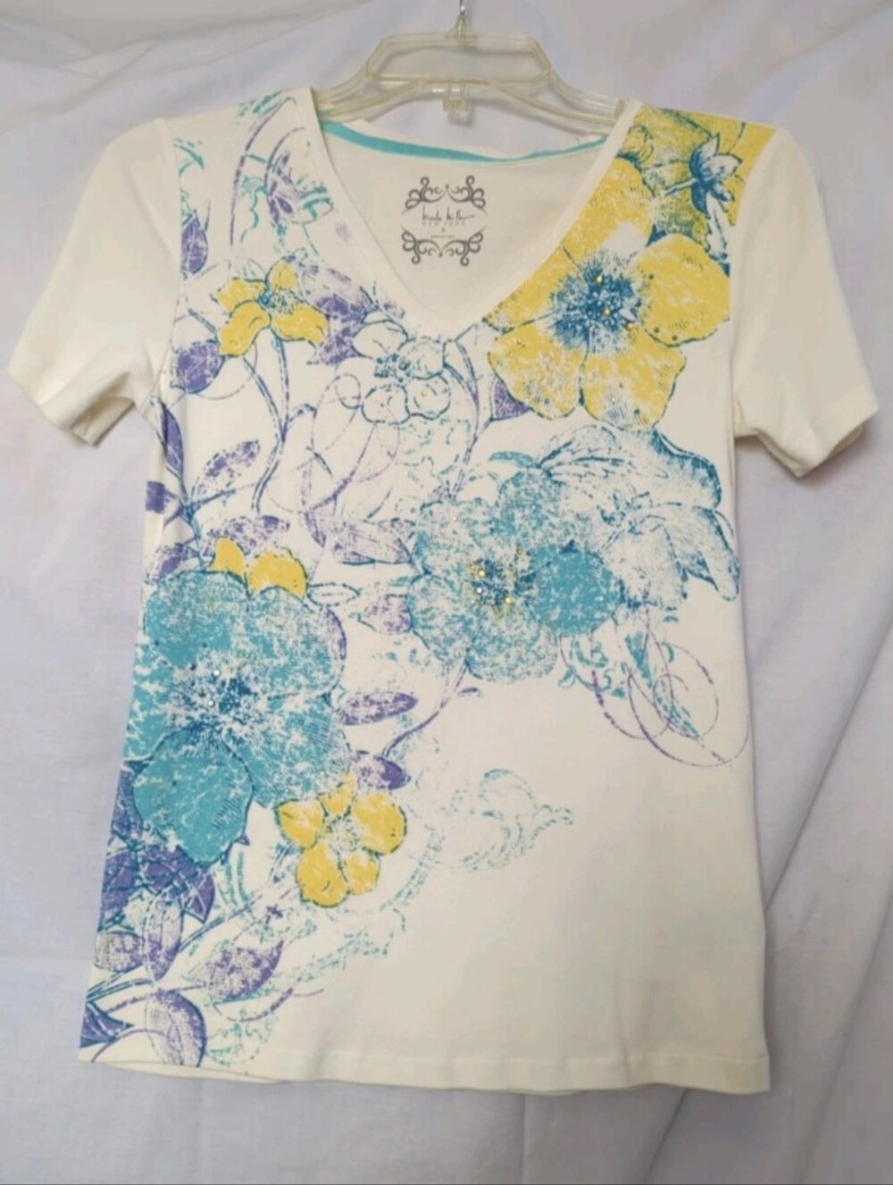 NICOLE MILLER Summer Floral Rhinestone Embellished V Neck Tee Top S EUC